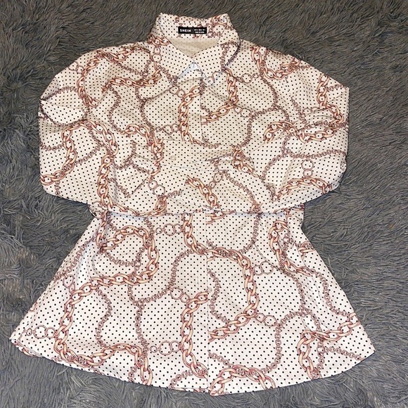 NWOT Chain Print Blouse 5️⃣✖️3️⃣0️⃣ - Picture 6 of 11